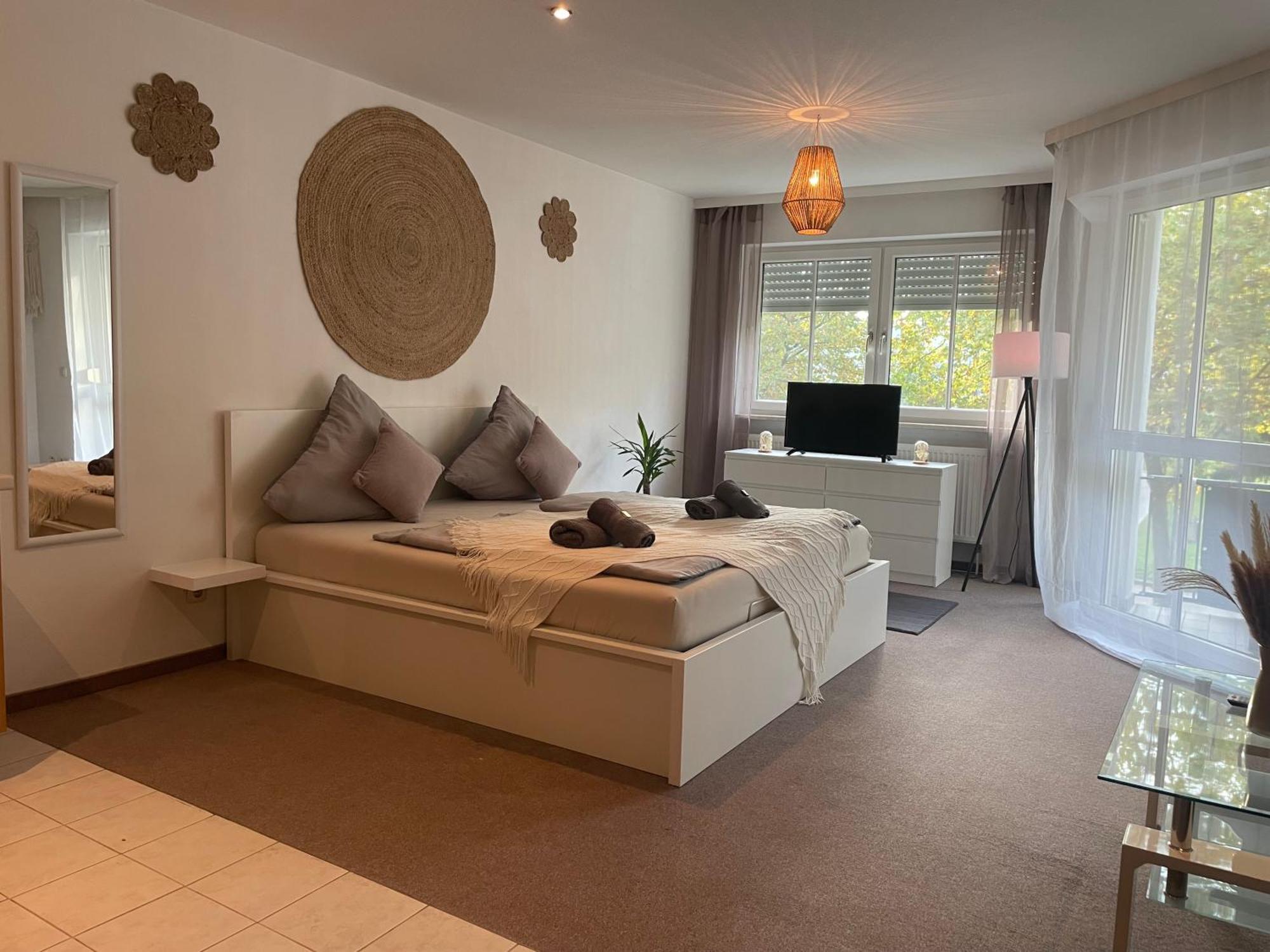 Kingsize Bett Boho Apartment Mit Tiefgarage Naehe Salzburg Freilassing Extérieur photo